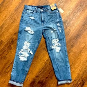 Aeropostale ripped mom Jean